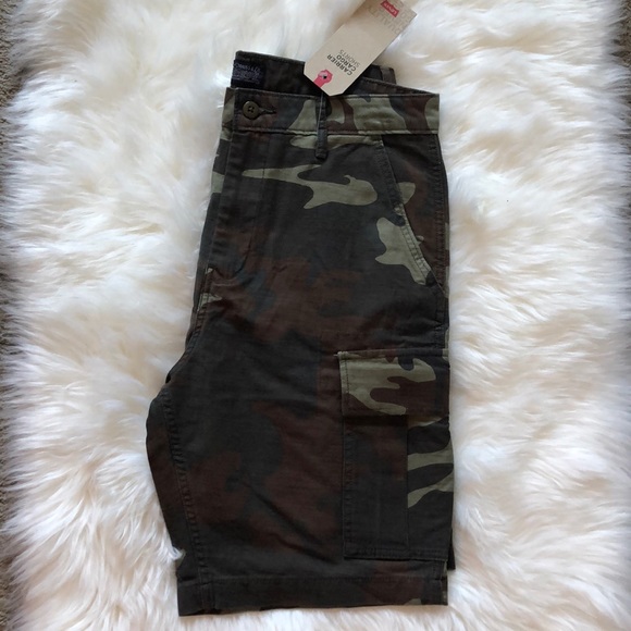 Men’s Levi’s carrier cargo shorts - Picture 2 of 9